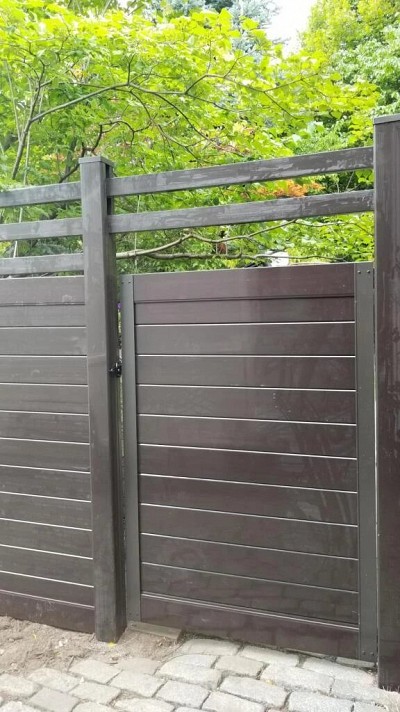 Dark Brown gate privacy with picket top
