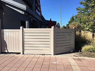 Horizontal semi private vinyl fence