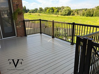 Black Aluminium Railing, with vinyl Deck