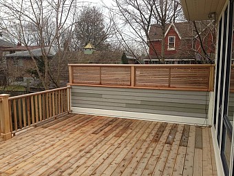 Wood Deck with Perapet Wood Screen