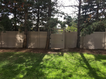 Tan Privacy with Aluminum Topping