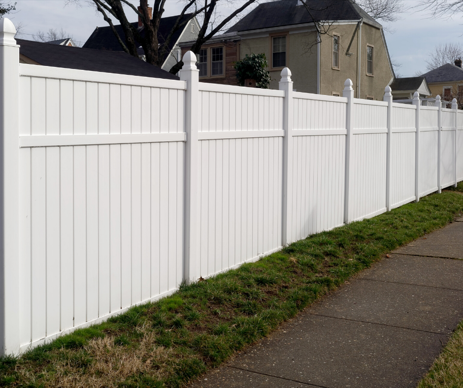 vinyl fence installation in Toronto